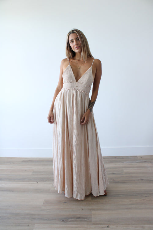 Cata Boho V-neck Strap Maxi Dress